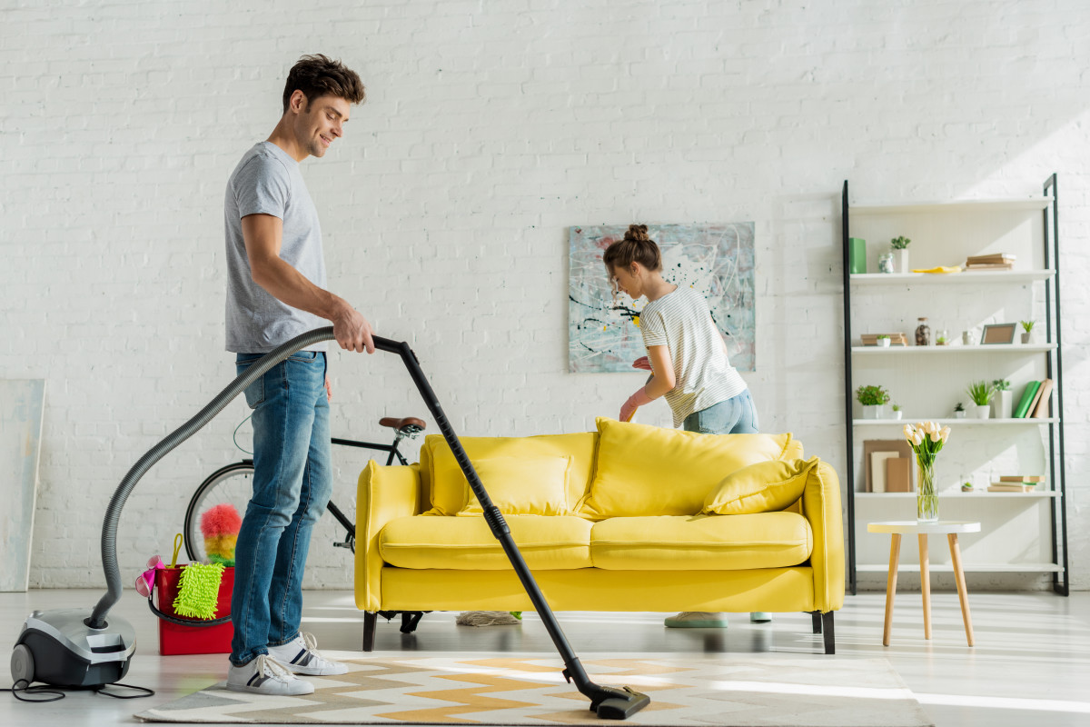 Kent 2 Bayan Temizlikçi